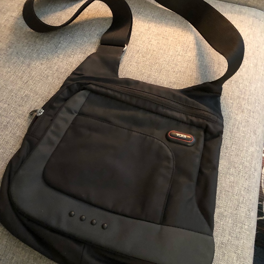Men’s Tumi Bag